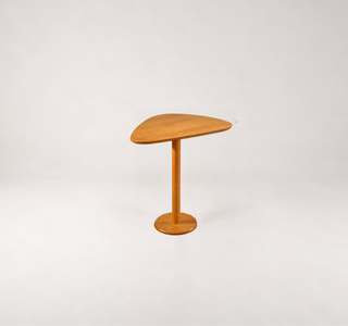 Mesa Lateral Grace com Design Orgânico Laminada ou Laqueada - M