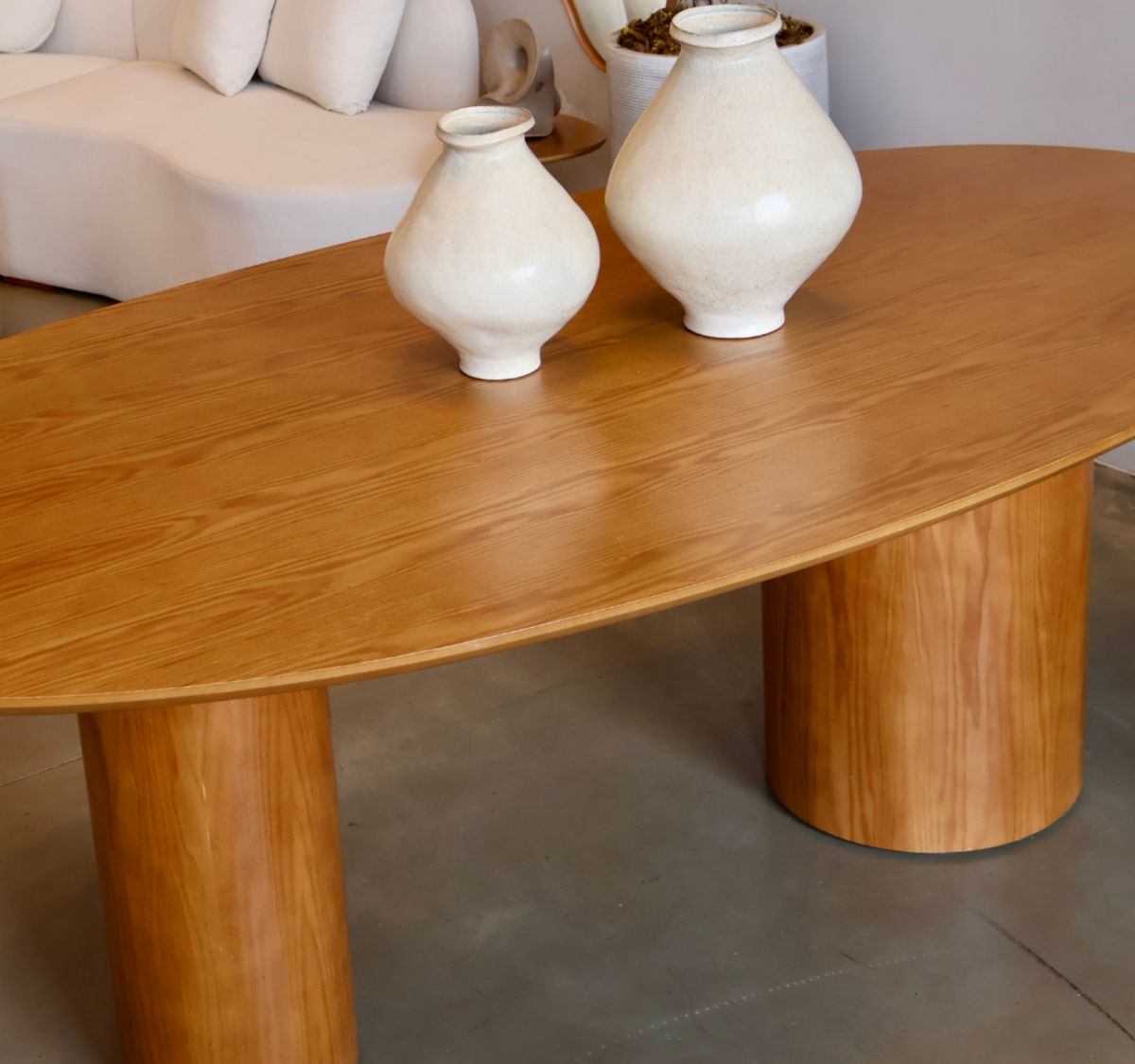 Mesa de Jantar Magda com Design Orgânico em Lâminas de Madeira Natural