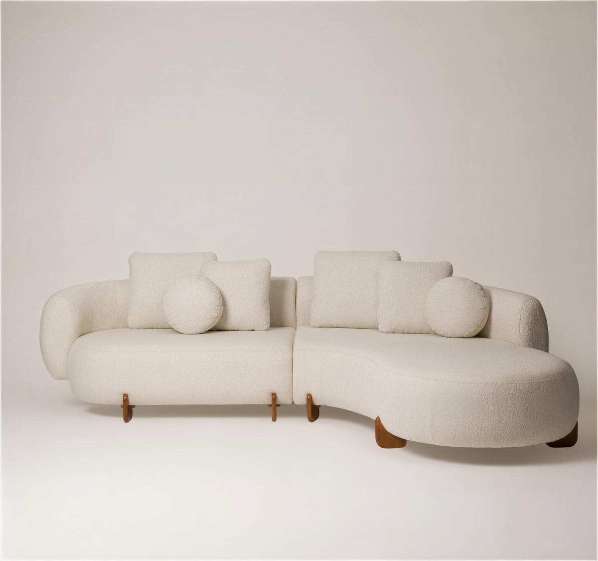 Sofá Vicenza Curvo e Orgânico com Chaise e Pés em Madeira Maciça